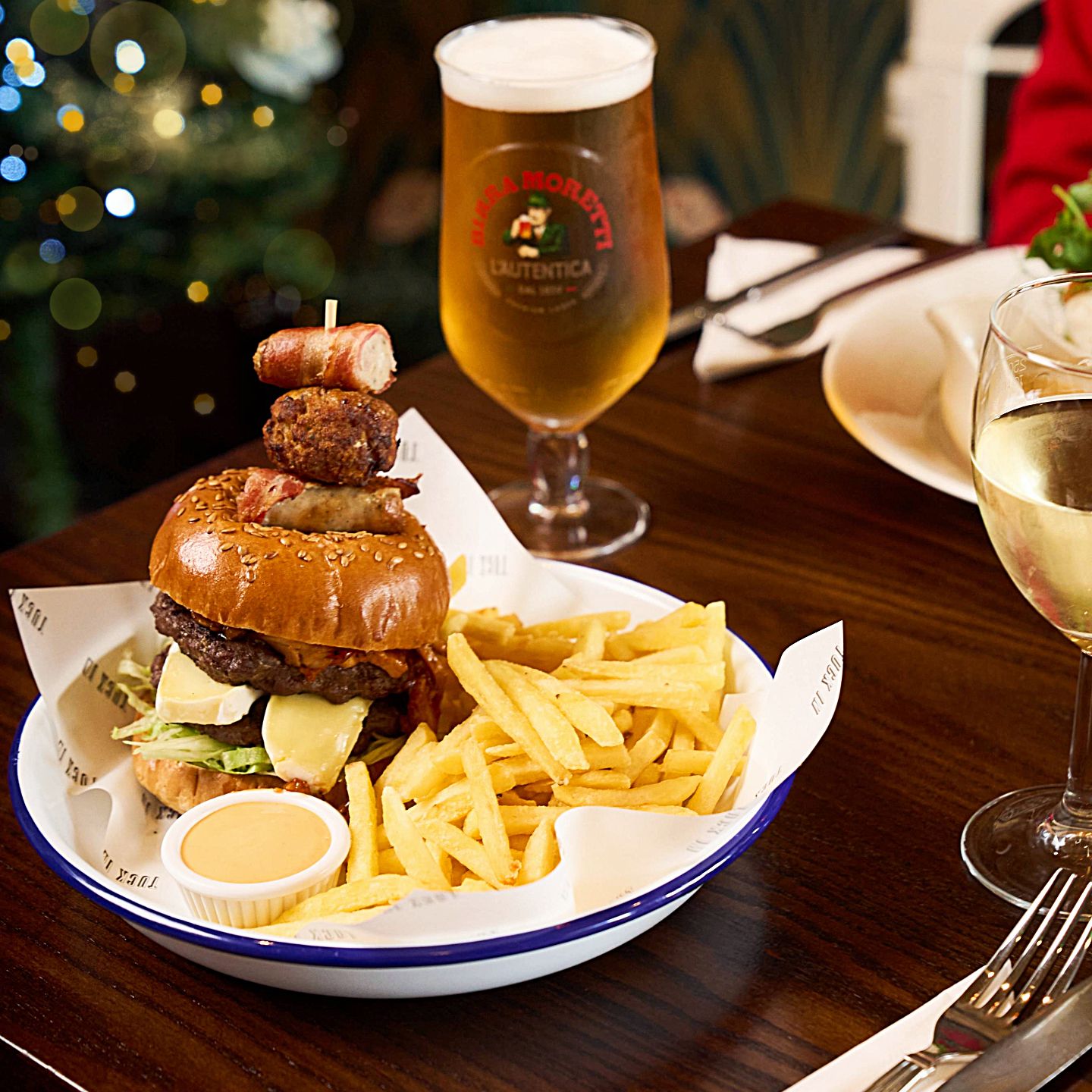 Festive Lunch & Dinner at The Apple Tree Inn in Bilston